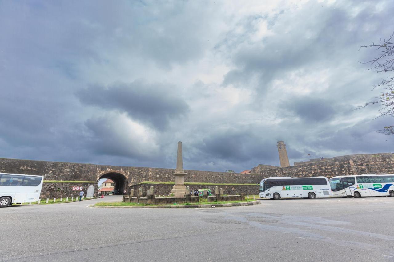 Fort Thari Inn Гале Екстериор снимка