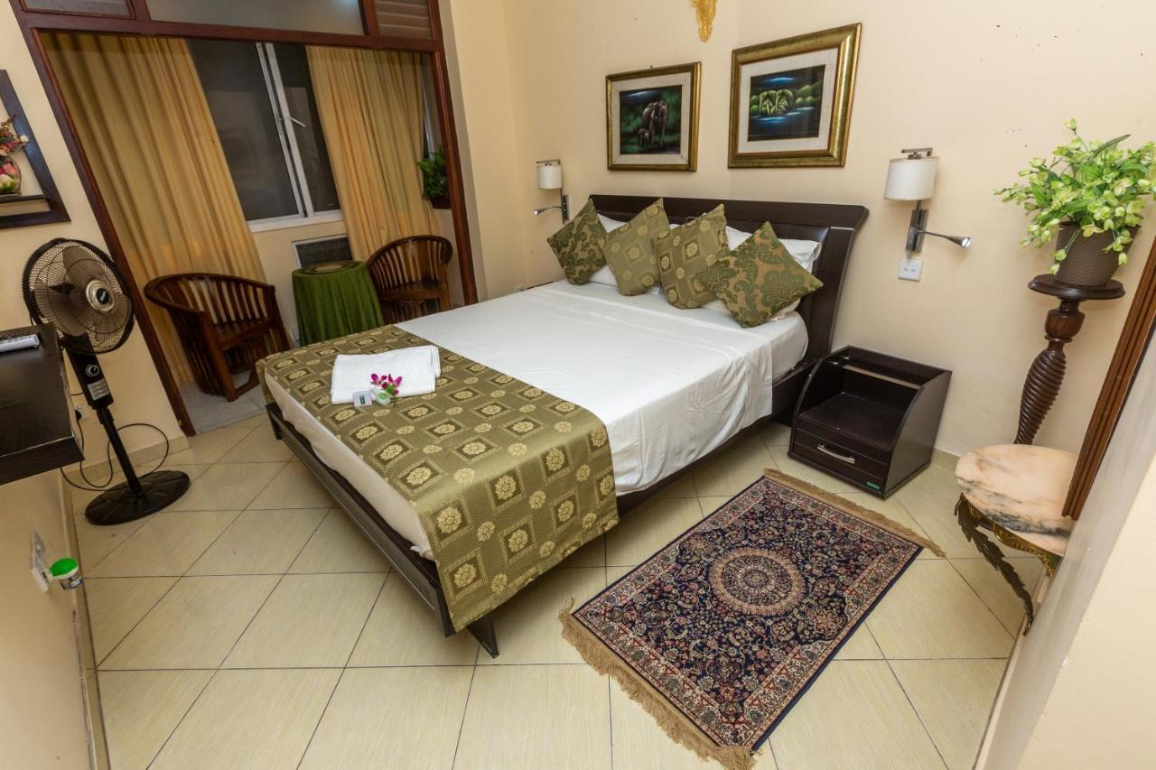 Fort Thari Inn Гале Екстериор снимка
