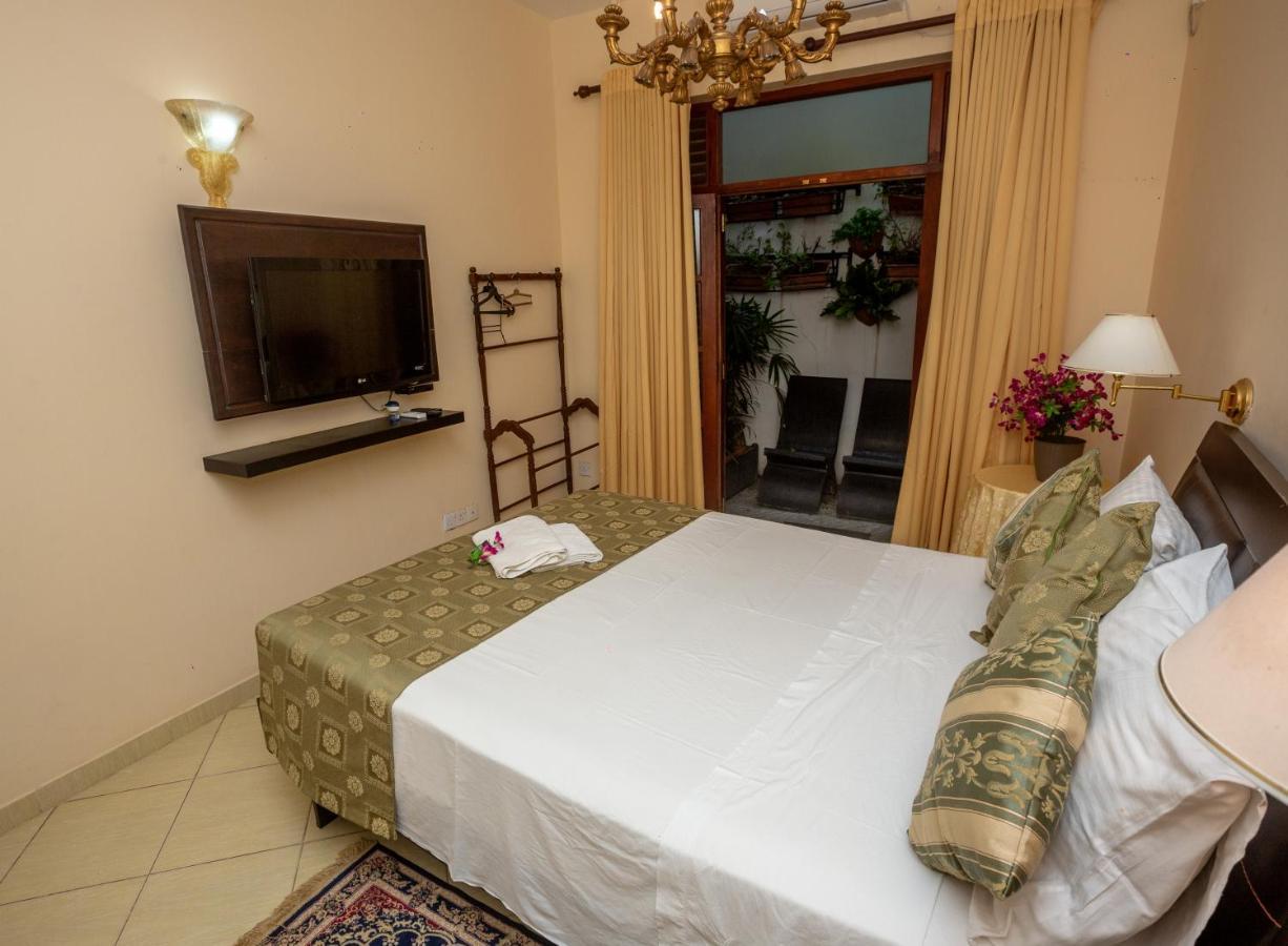 Fort Thari Inn Гале Екстериор снимка