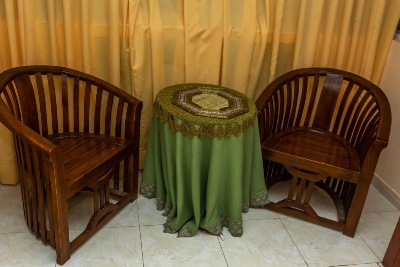 Fort Thari Inn Гале Екстериор снимка