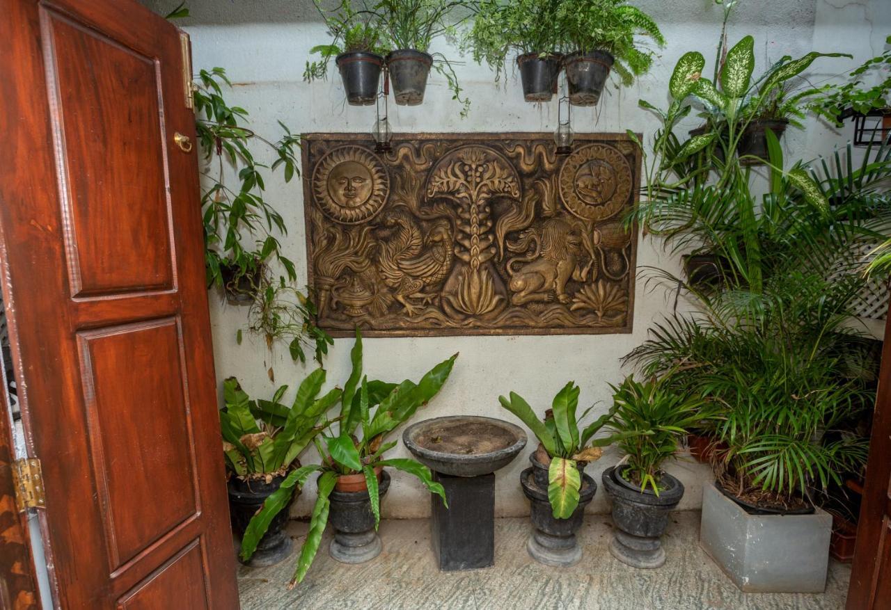 Fort Thari Inn Гале Екстериор снимка