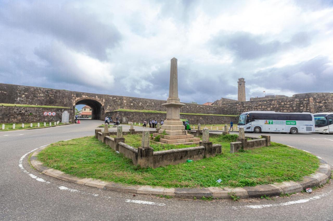 Fort Thari Inn Гале Екстериор снимка