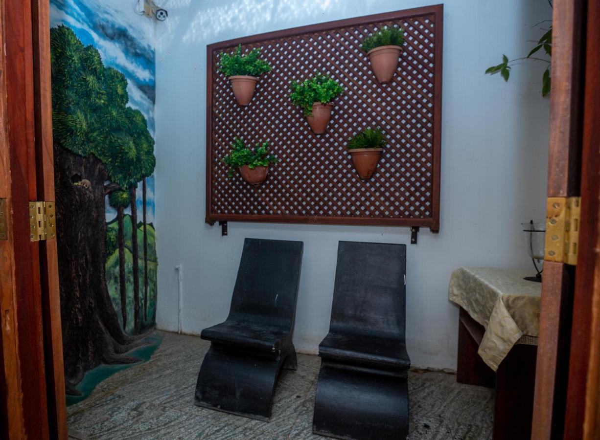 Fort Thari Inn Гале Екстериор снимка