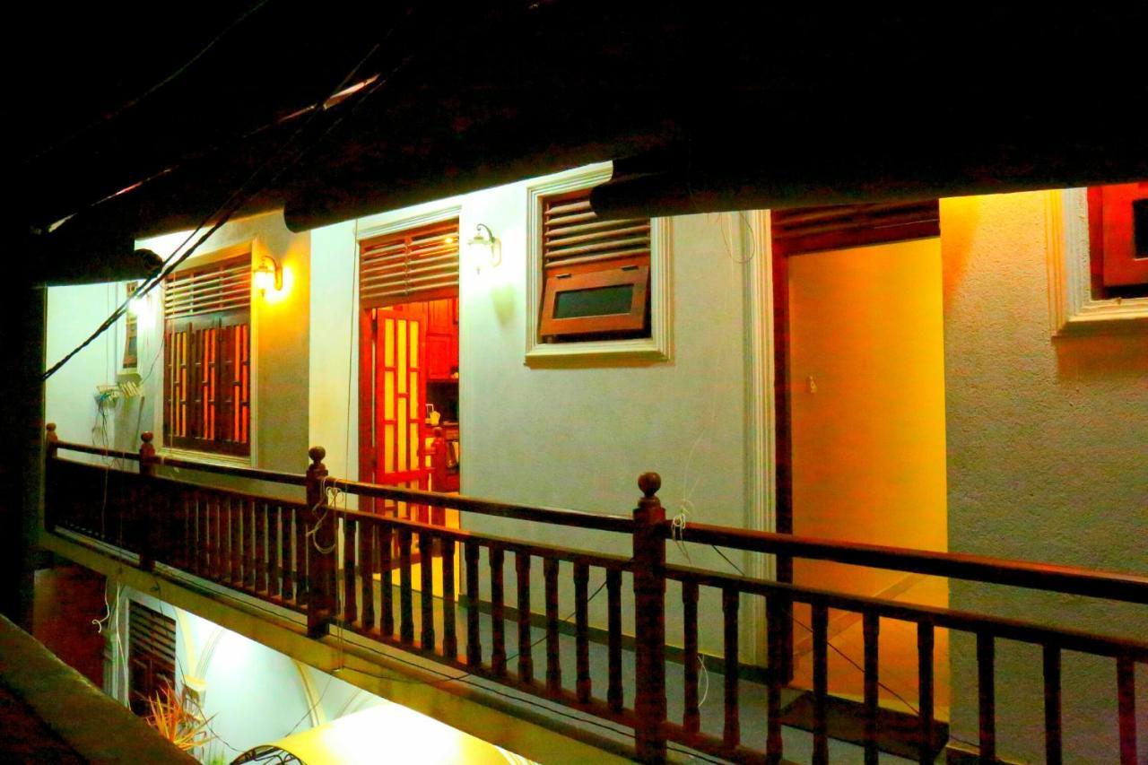 Fort Thari Inn Гале Екстериор снимка